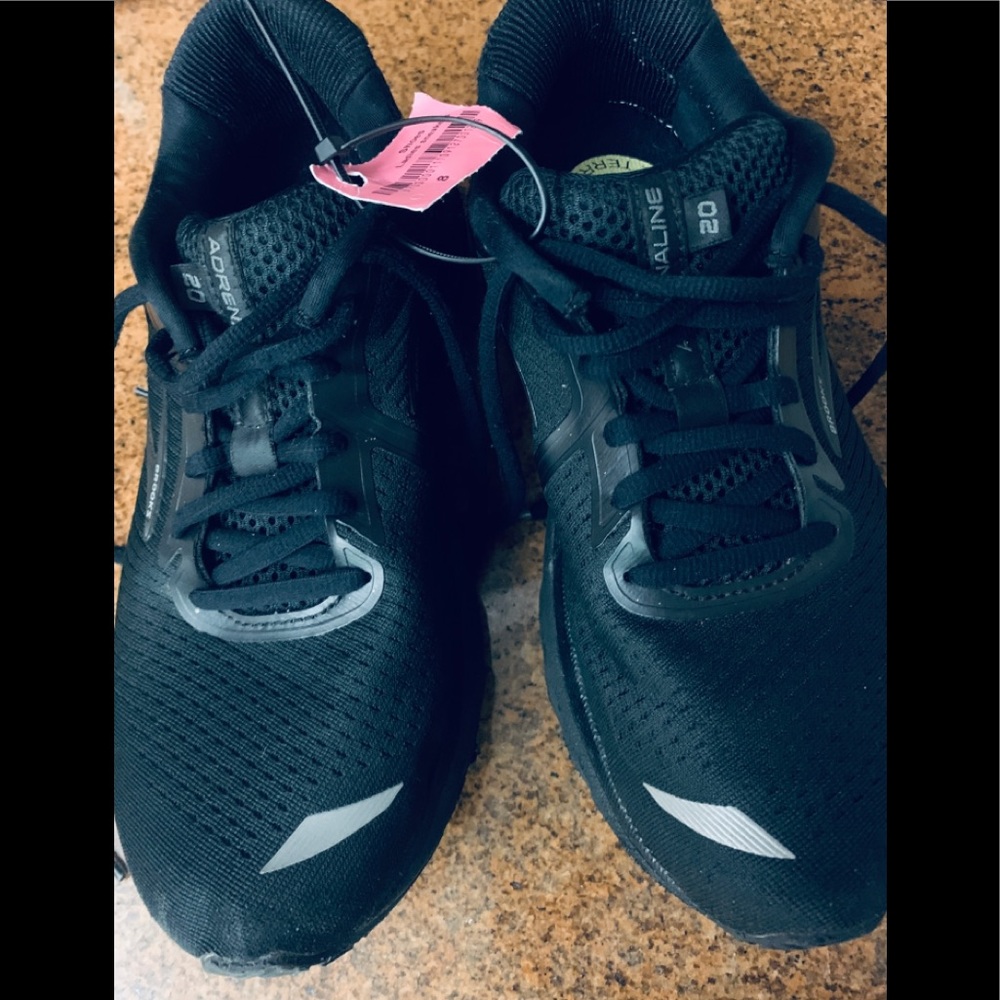 Brooks  GTS XX Unisex Size 8 All Black